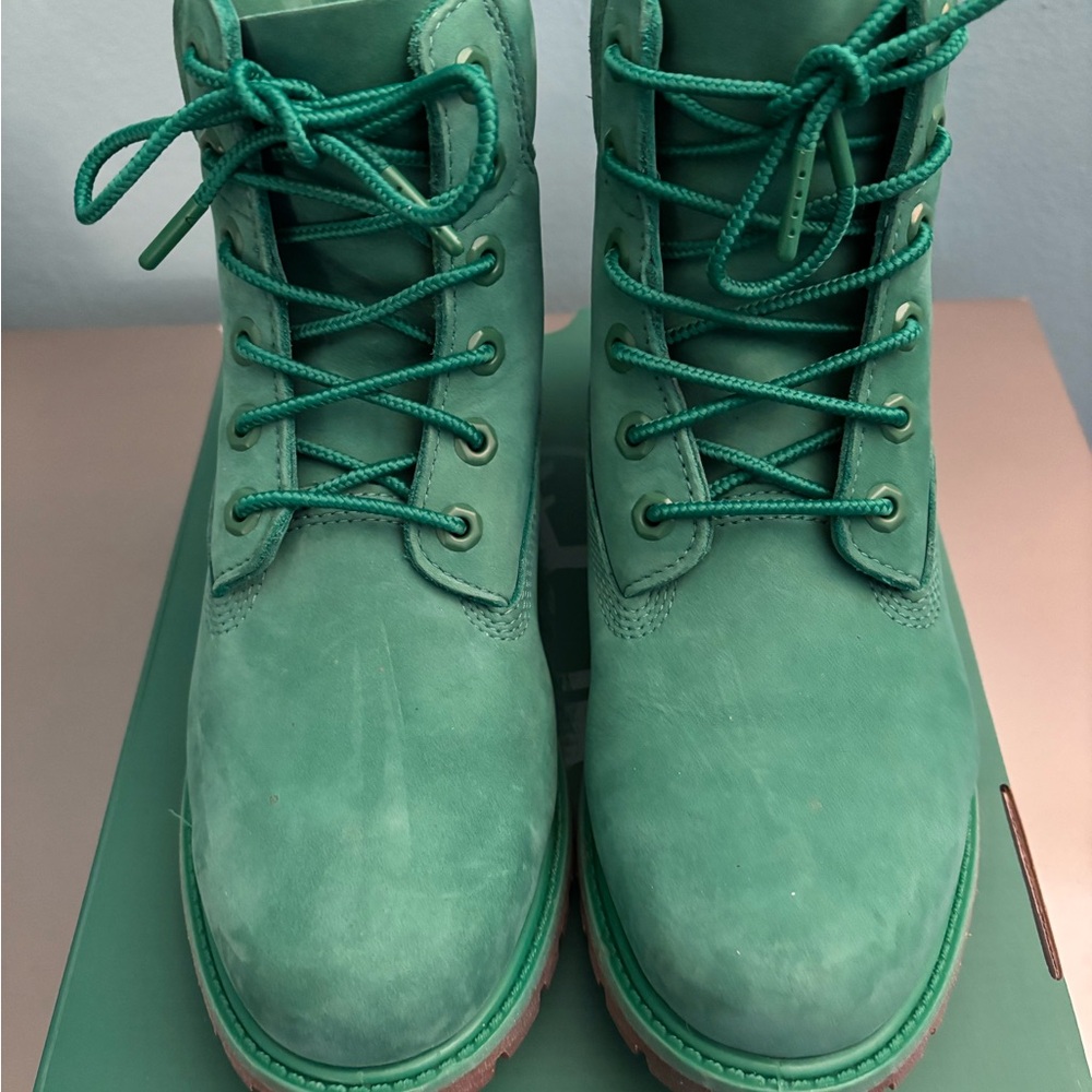 Women's Timberland 50TH Anniv. Edition Green Nubuck boots. Size 9.5 worn once.